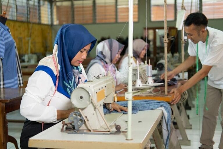 Peluang dan Tantangan Jasa Produksi Fashion Muslim